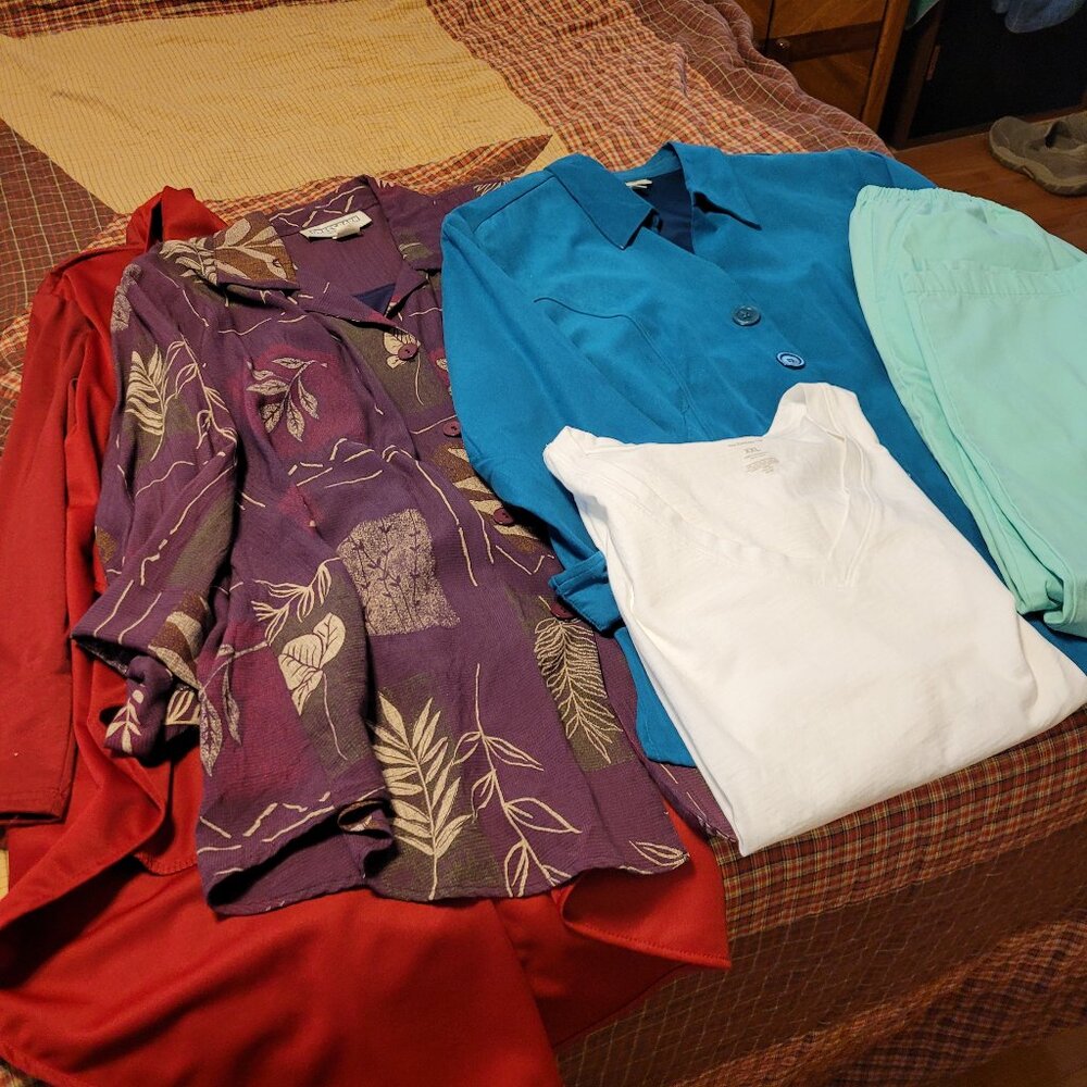 X996-5 Pieces Ships together 2XL Women's Bundle Box